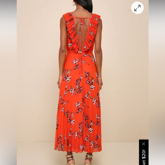 Woman’s Lulus dress - Picture 2 of 8